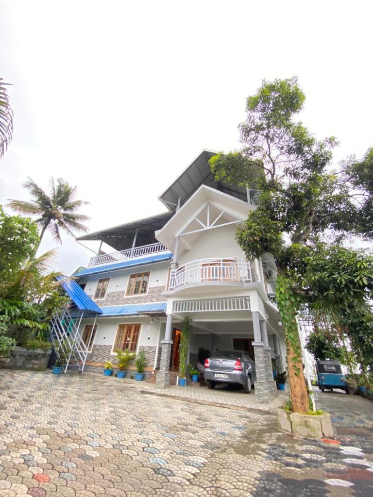 Munnar Blue Mist Bed & Breakfast Exterior photo