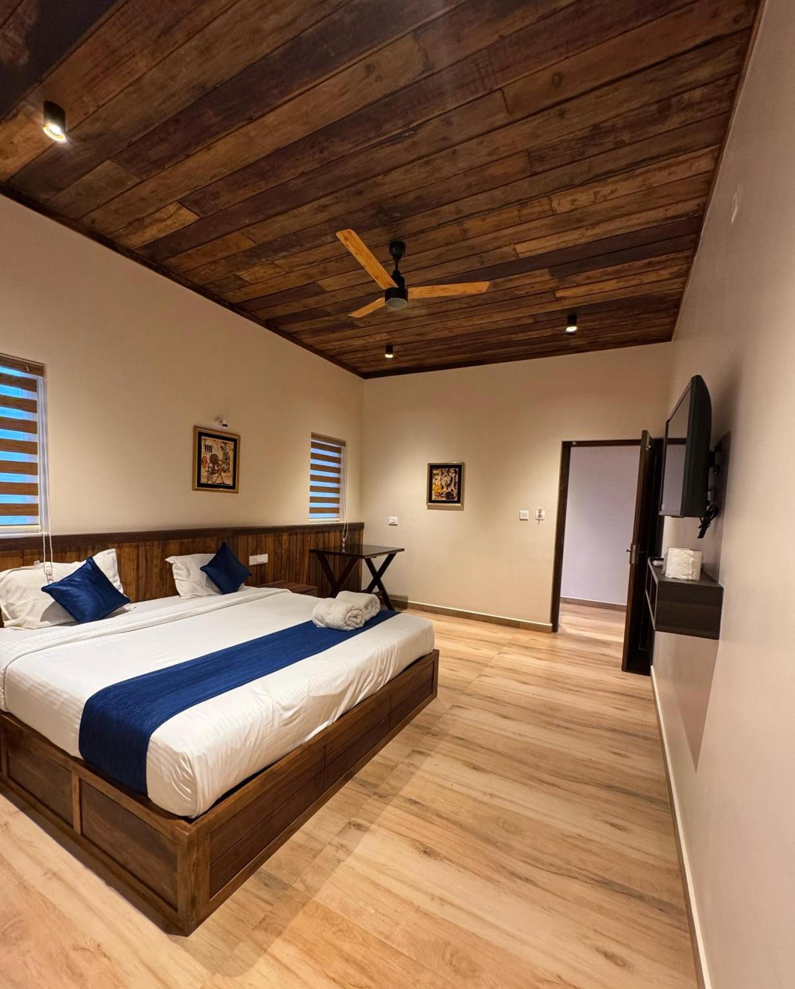 Munnar Blue Mist Bed & Breakfast Exterior photo